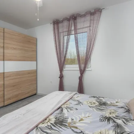 ヴィラ Pendolina ブイェ